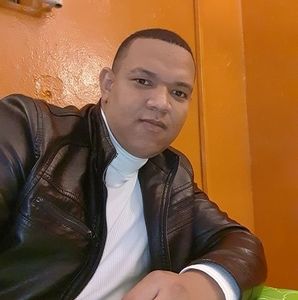 Meet your Posher, Alexis santos